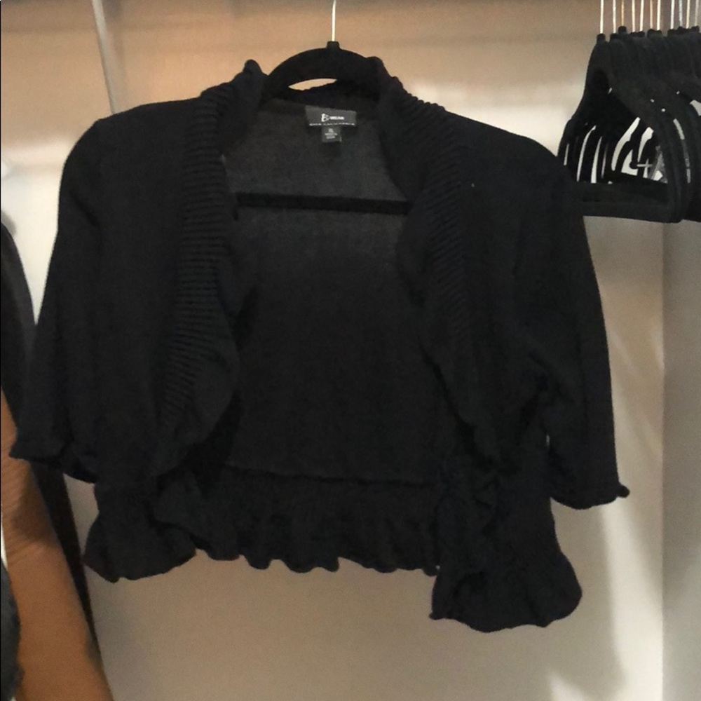 Black shrug sweater size juniors xl